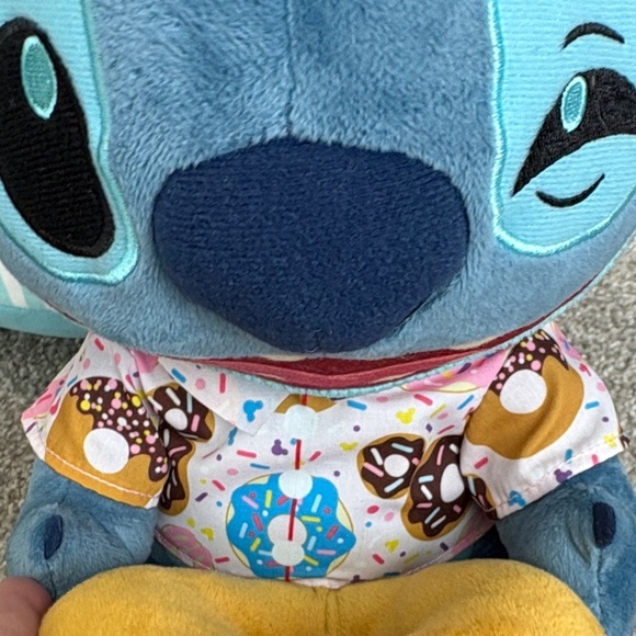 Disney Stitch attacks Snacks Donut #6 of 12 - Picture 5 of 8